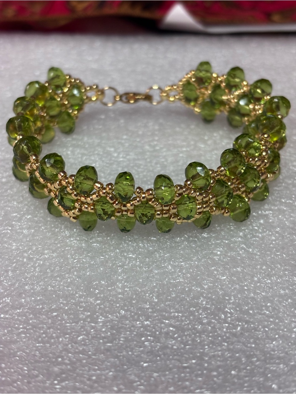 Green Czech Crystal Beaded Gold-Tone Cluster Bracelet 7.5 inches
